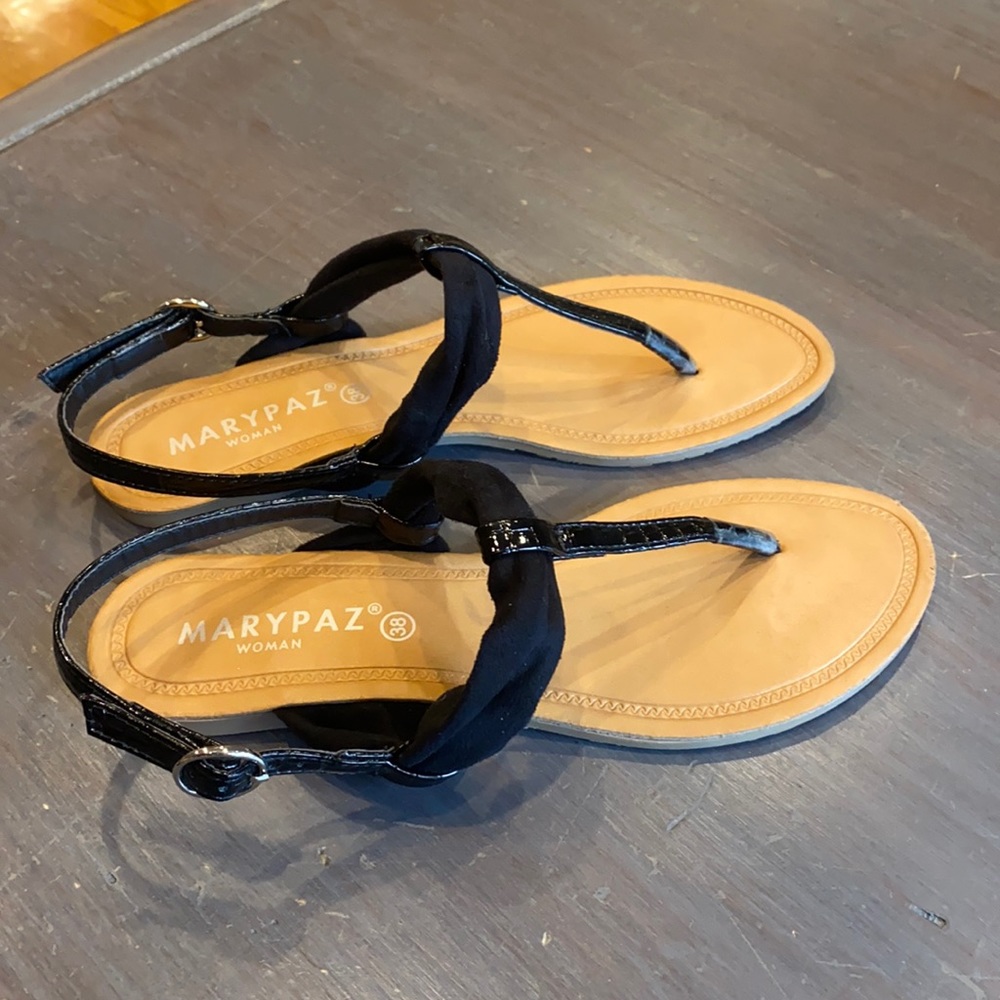 Marypaz size 38 woman’s black flat sandal